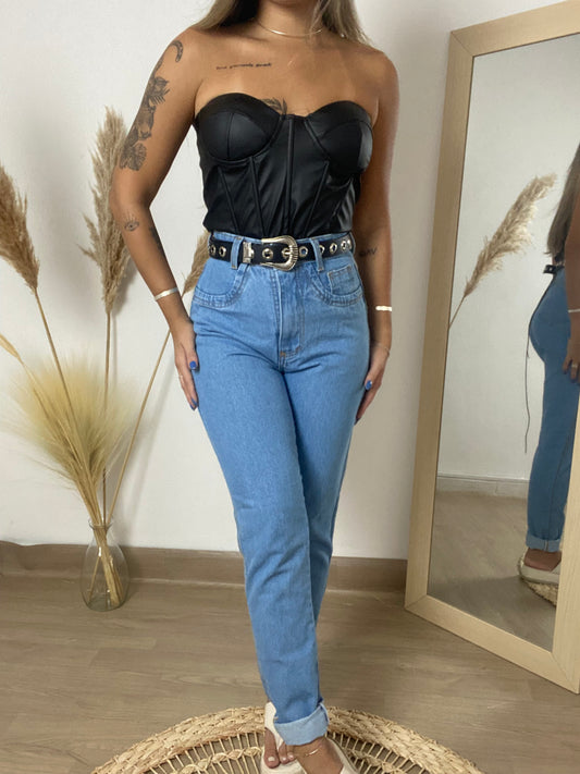 Calça mom