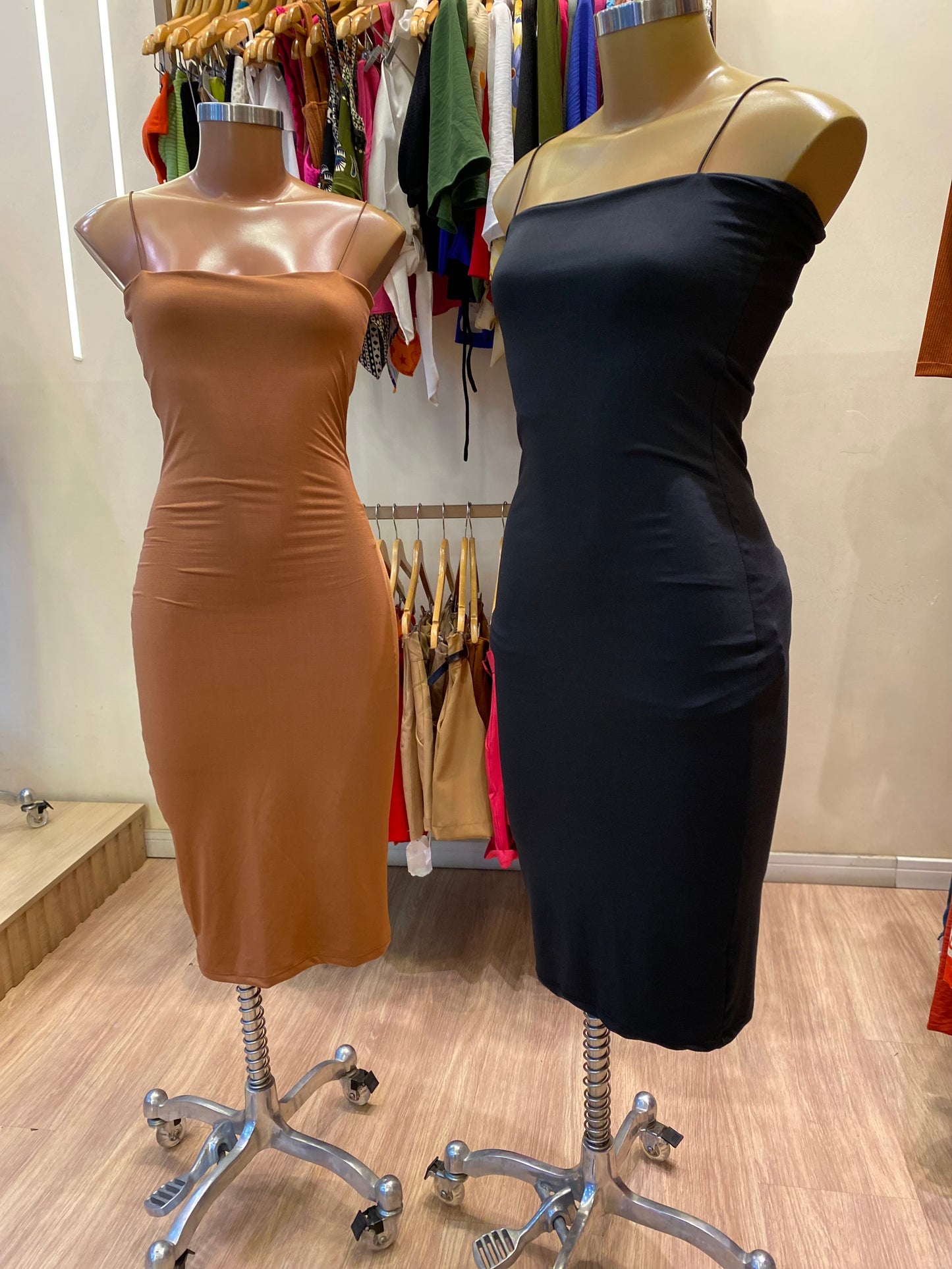 Vestido tubinho mídi